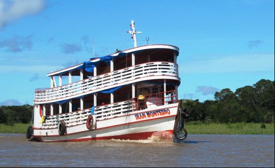 Local Amazonas Boats